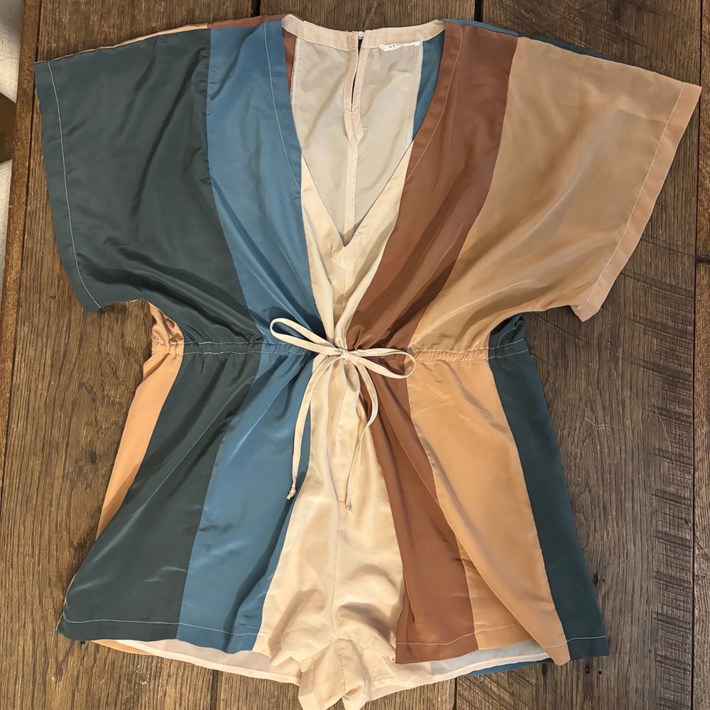 NWOT Storia Flowy Multi-Color Romper Size M